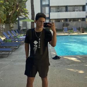 Meet your Posher, Esteban